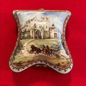 Lyndhurst Porcelain Ltd Edition Trinket Box